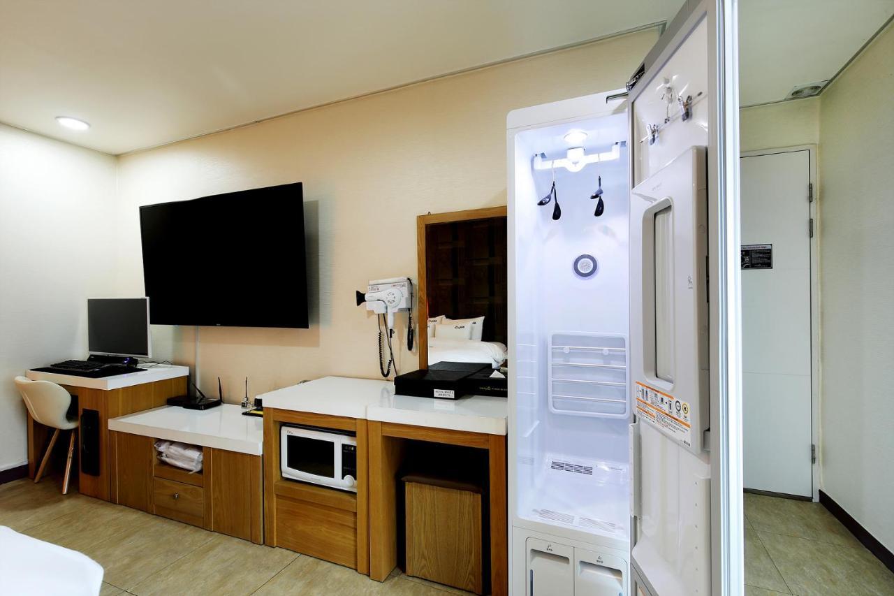 White Tourist Hotel Jeonju Zewnętrze zdjęcie