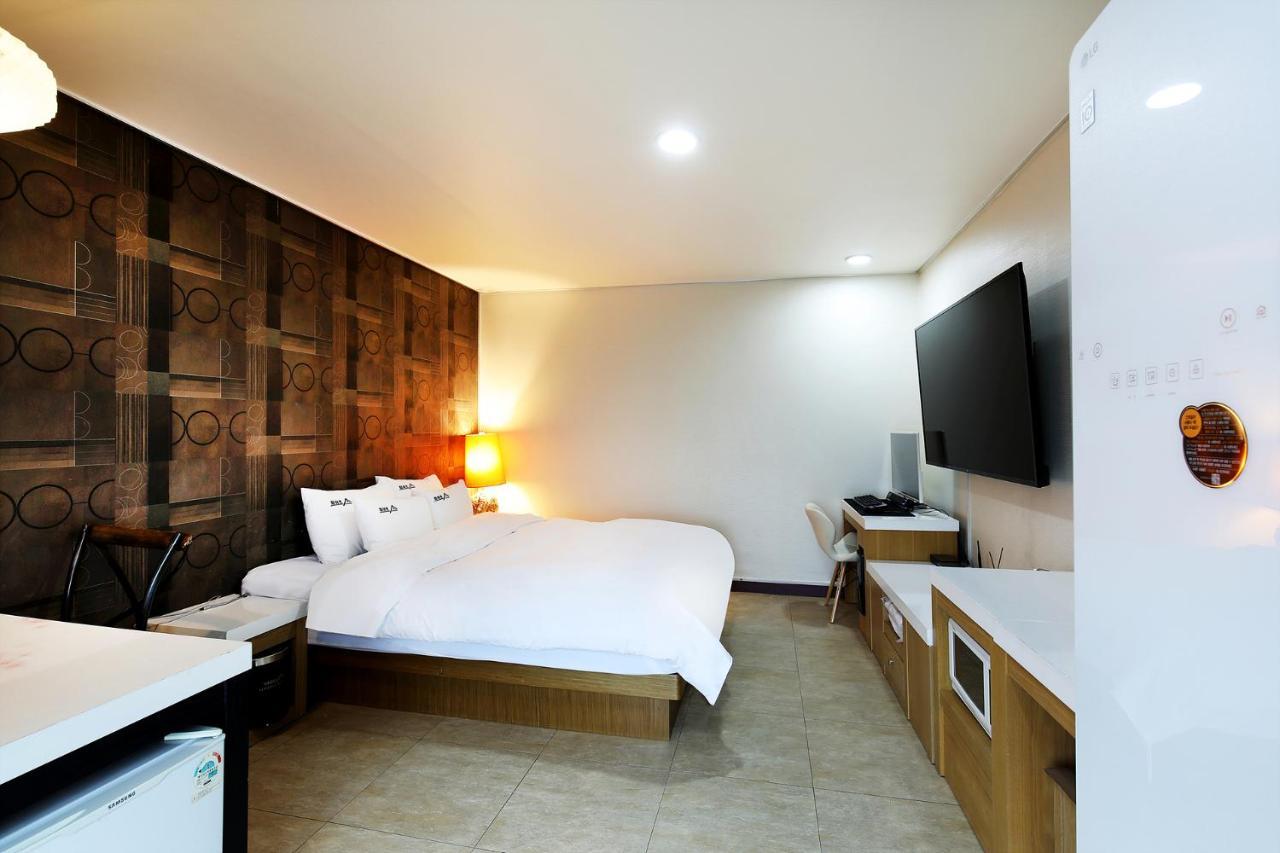 White Tourist Hotel Jeonju Zewnętrze zdjęcie