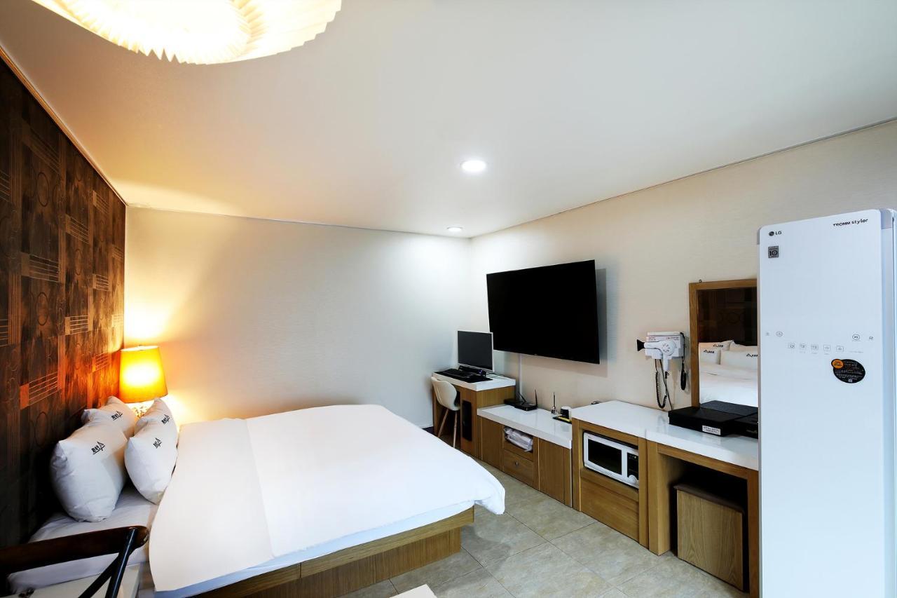 White Tourist Hotel Jeonju Zewnętrze zdjęcie