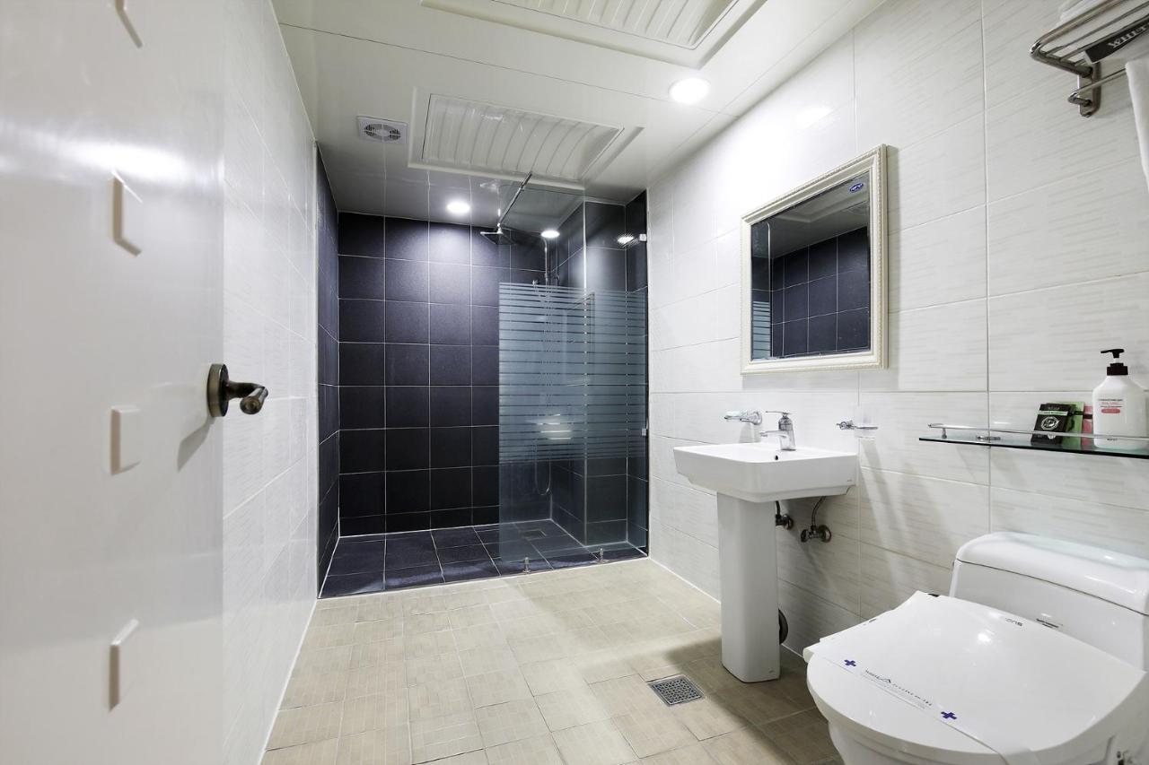 White Tourist Hotel Jeonju Zewnętrze zdjęcie