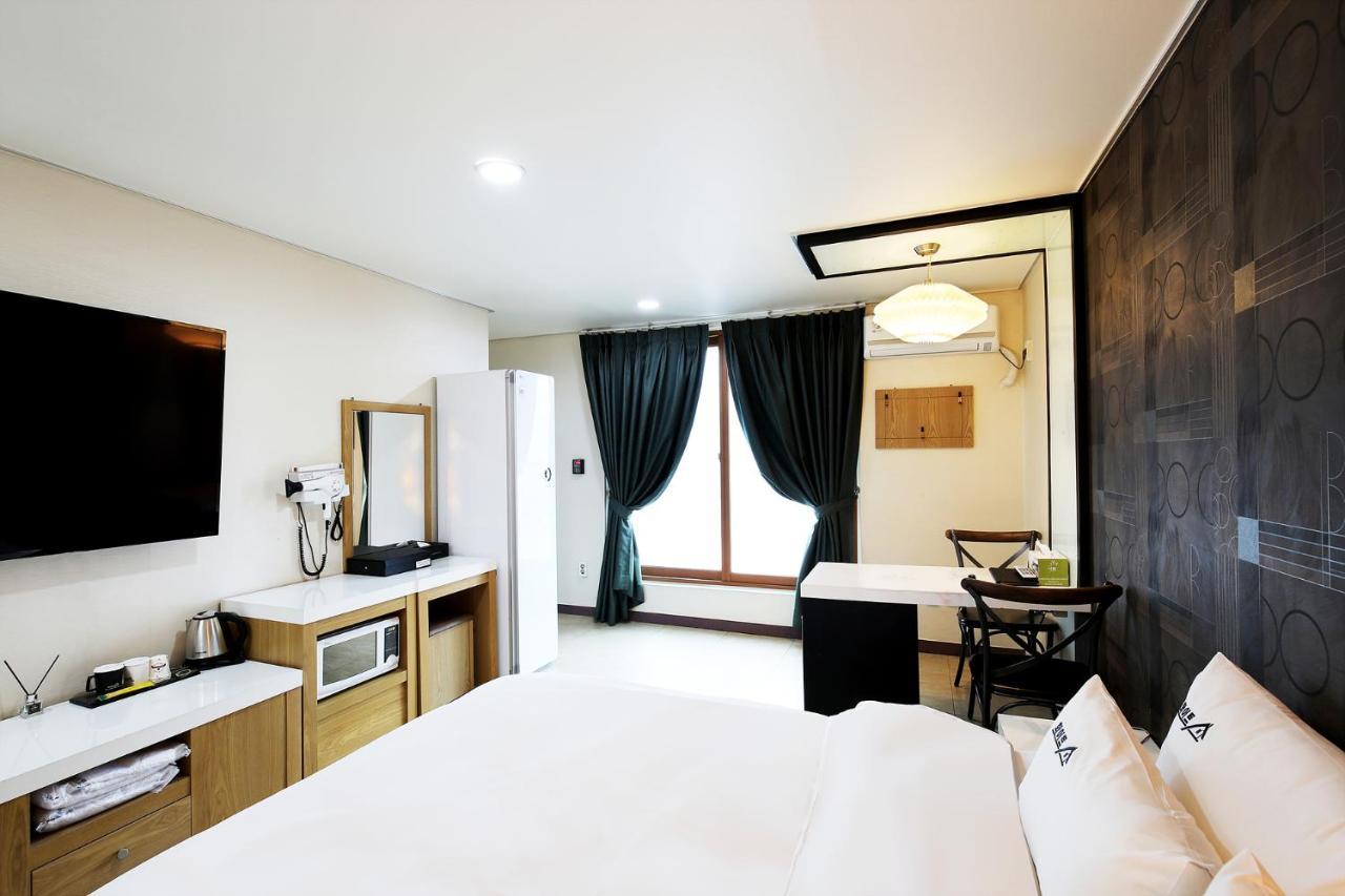 White Tourist Hotel Jeonju Zewnętrze zdjęcie
