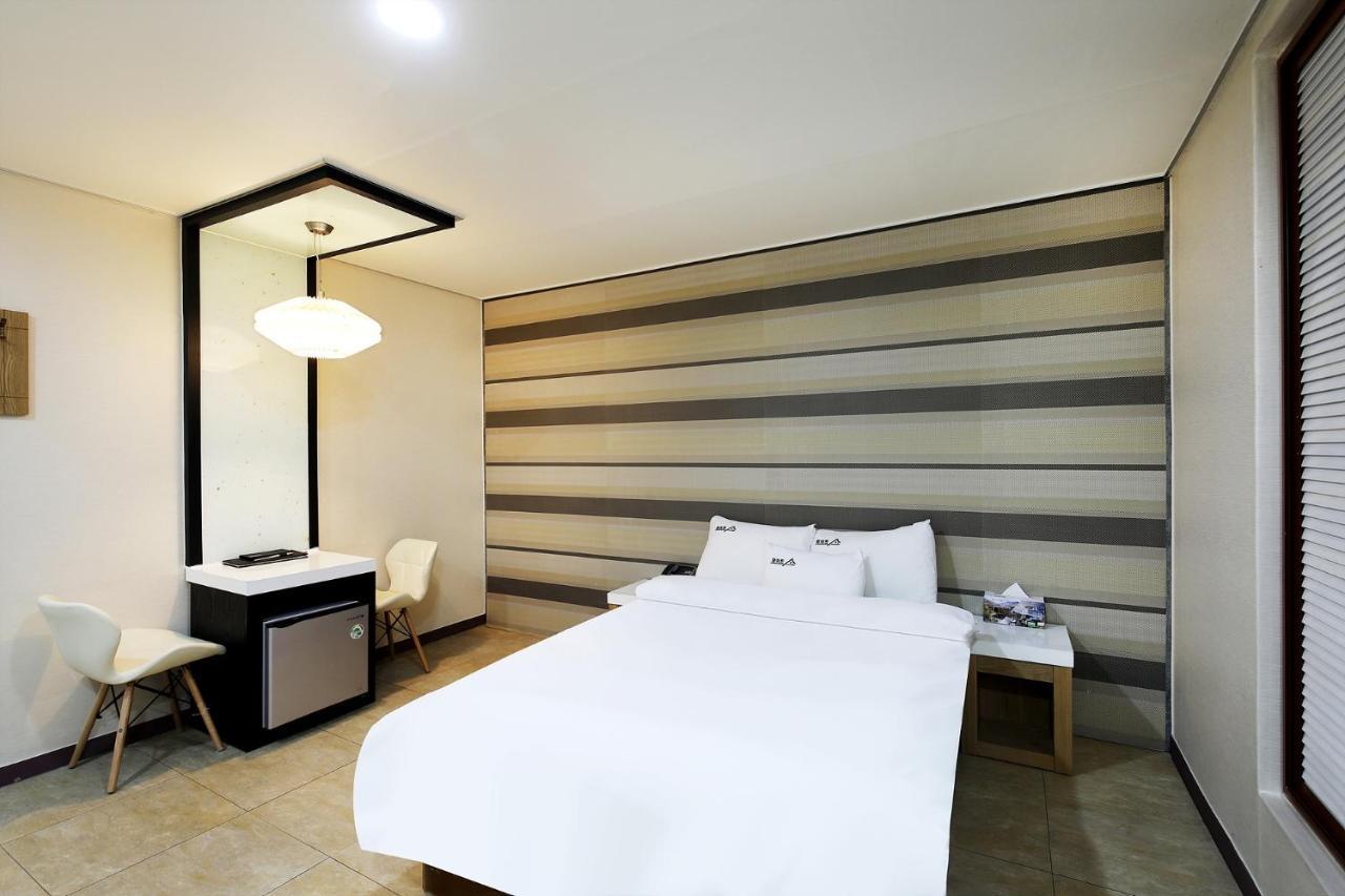 White Tourist Hotel Jeonju Zewnętrze zdjęcie