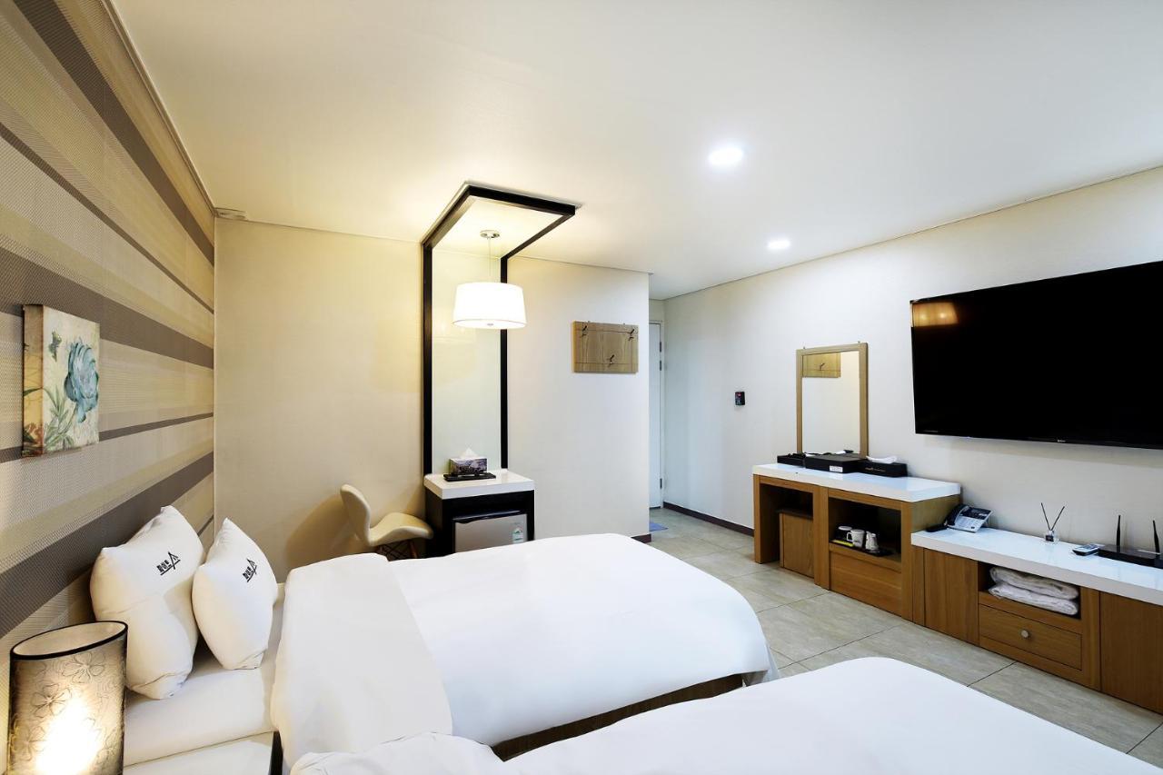 White Tourist Hotel Jeonju Zewnętrze zdjęcie