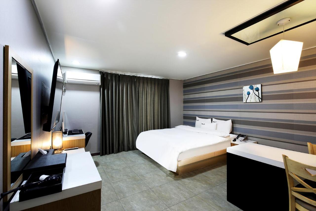 White Tourist Hotel Jeonju Zewnętrze zdjęcie