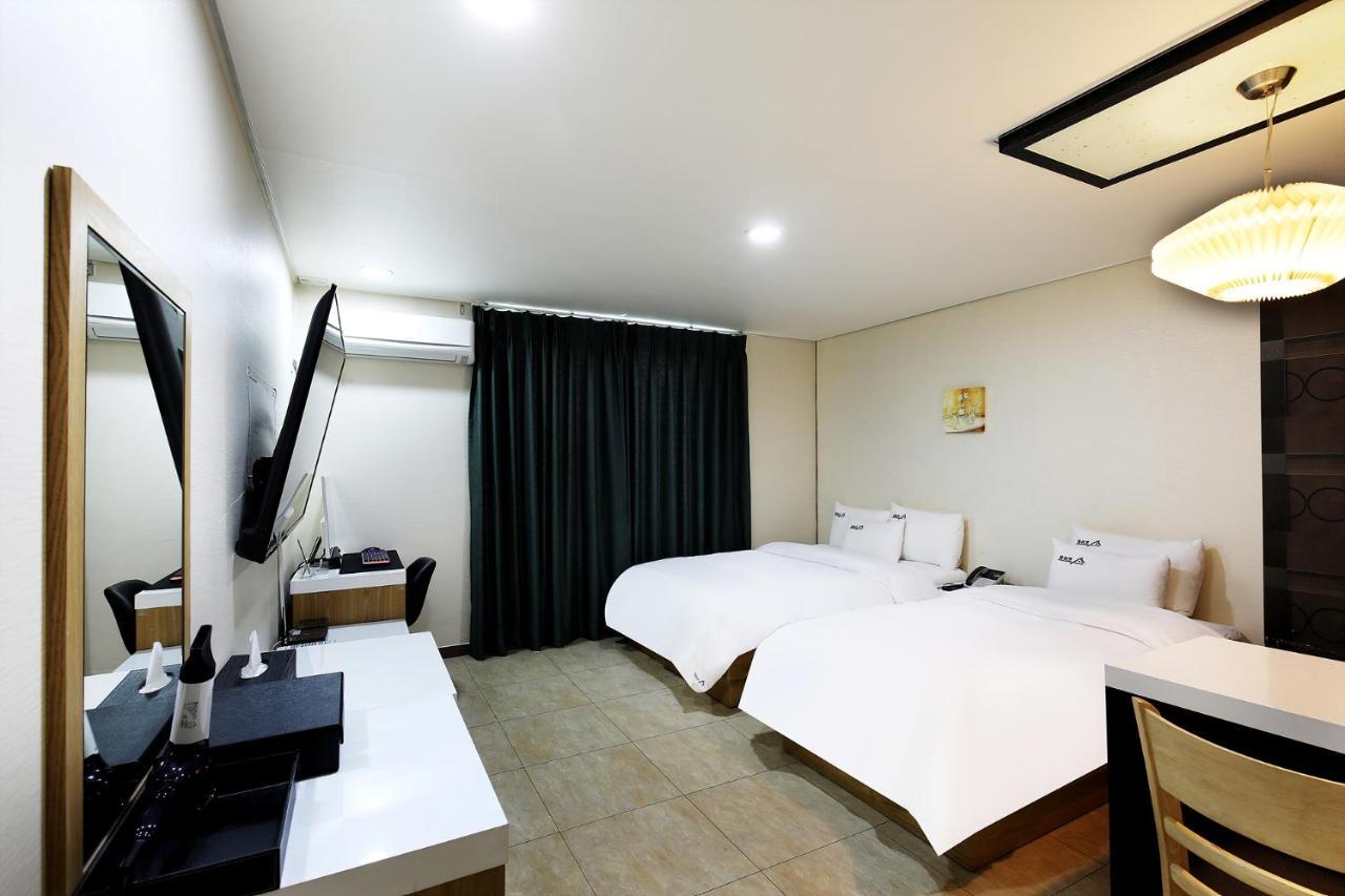 White Tourist Hotel Jeonju Zewnętrze zdjęcie