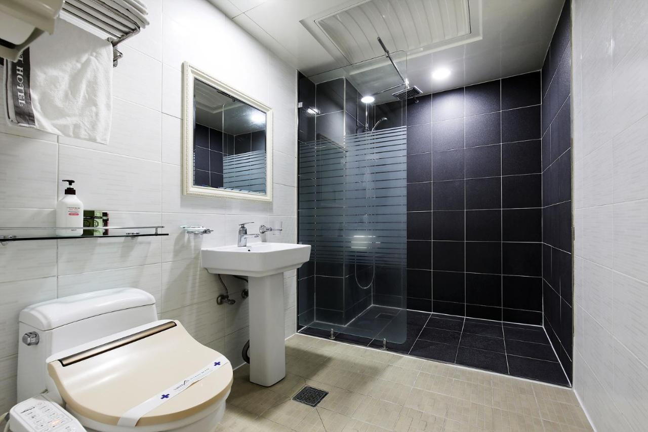 White Tourist Hotel Jeonju Zewnętrze zdjęcie