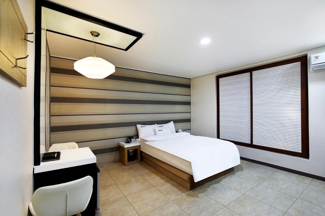 White Tourist Hotel Jeonju Zewnętrze zdjęcie
