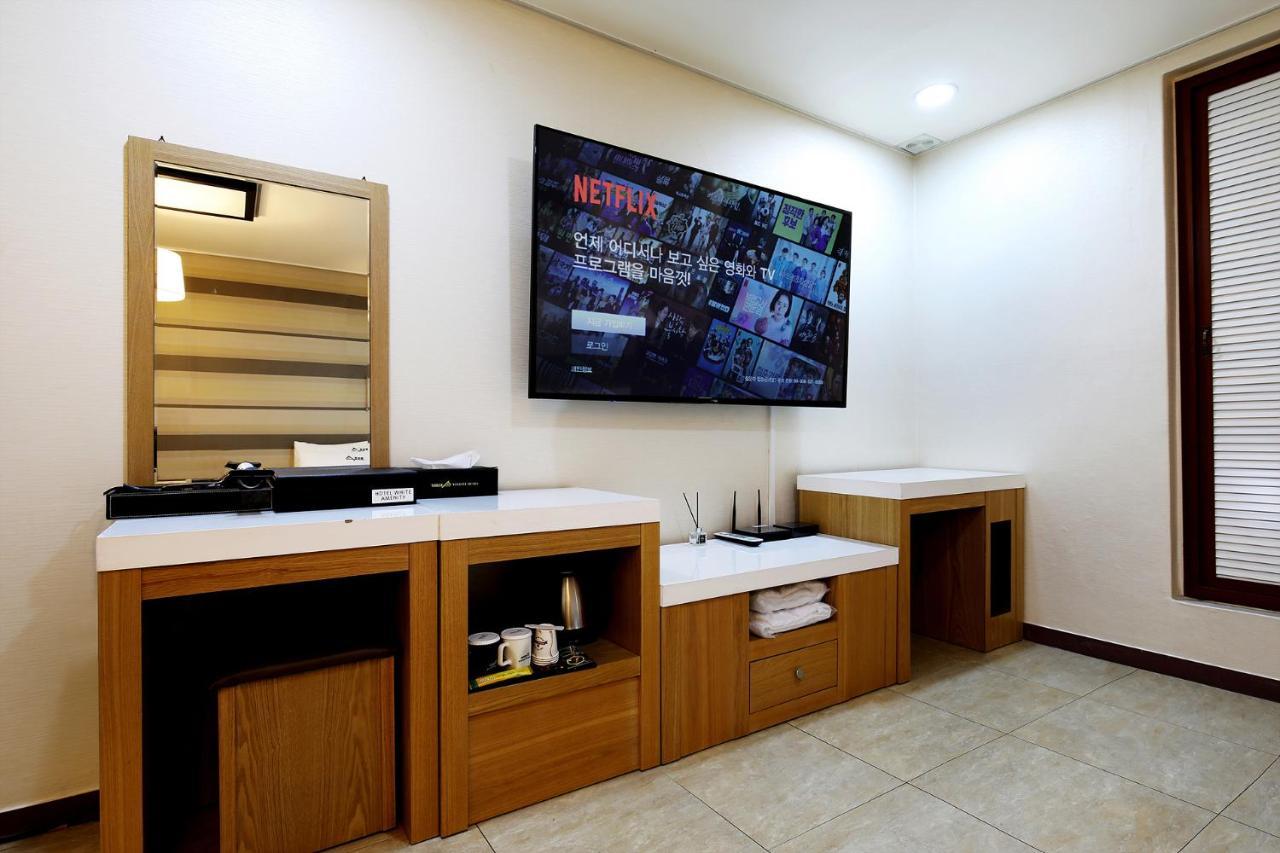 White Tourist Hotel Jeonju Zewnętrze zdjęcie