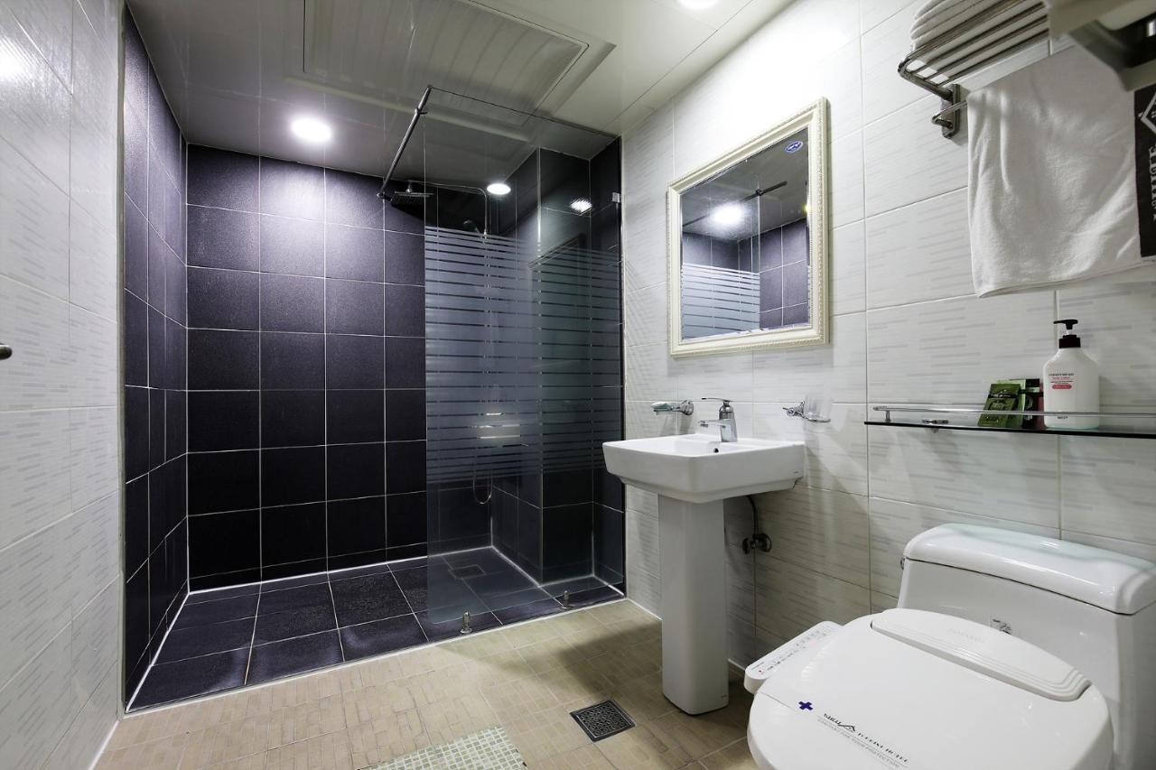White Tourist Hotel Jeonju Zewnętrze zdjęcie