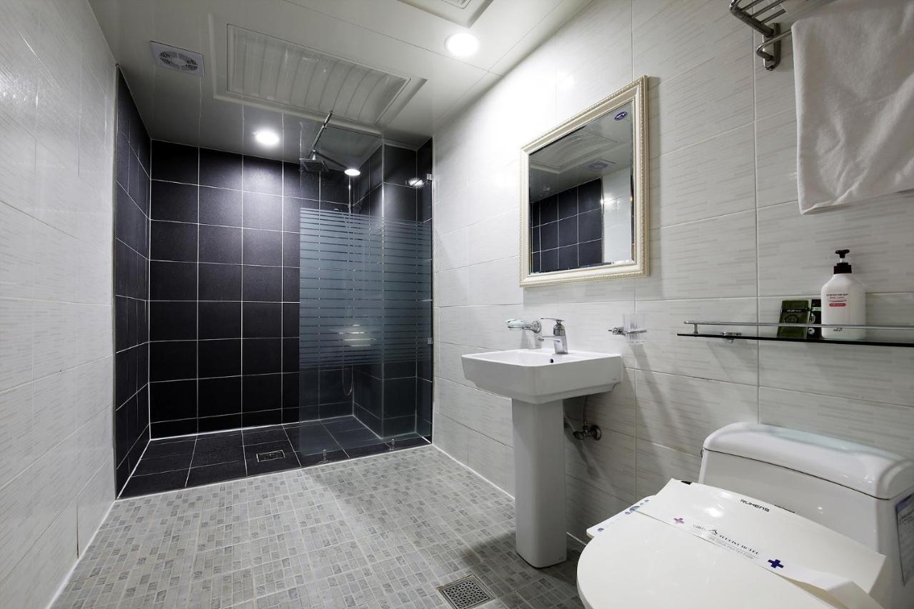 White Tourist Hotel Jeonju Zewnętrze zdjęcie