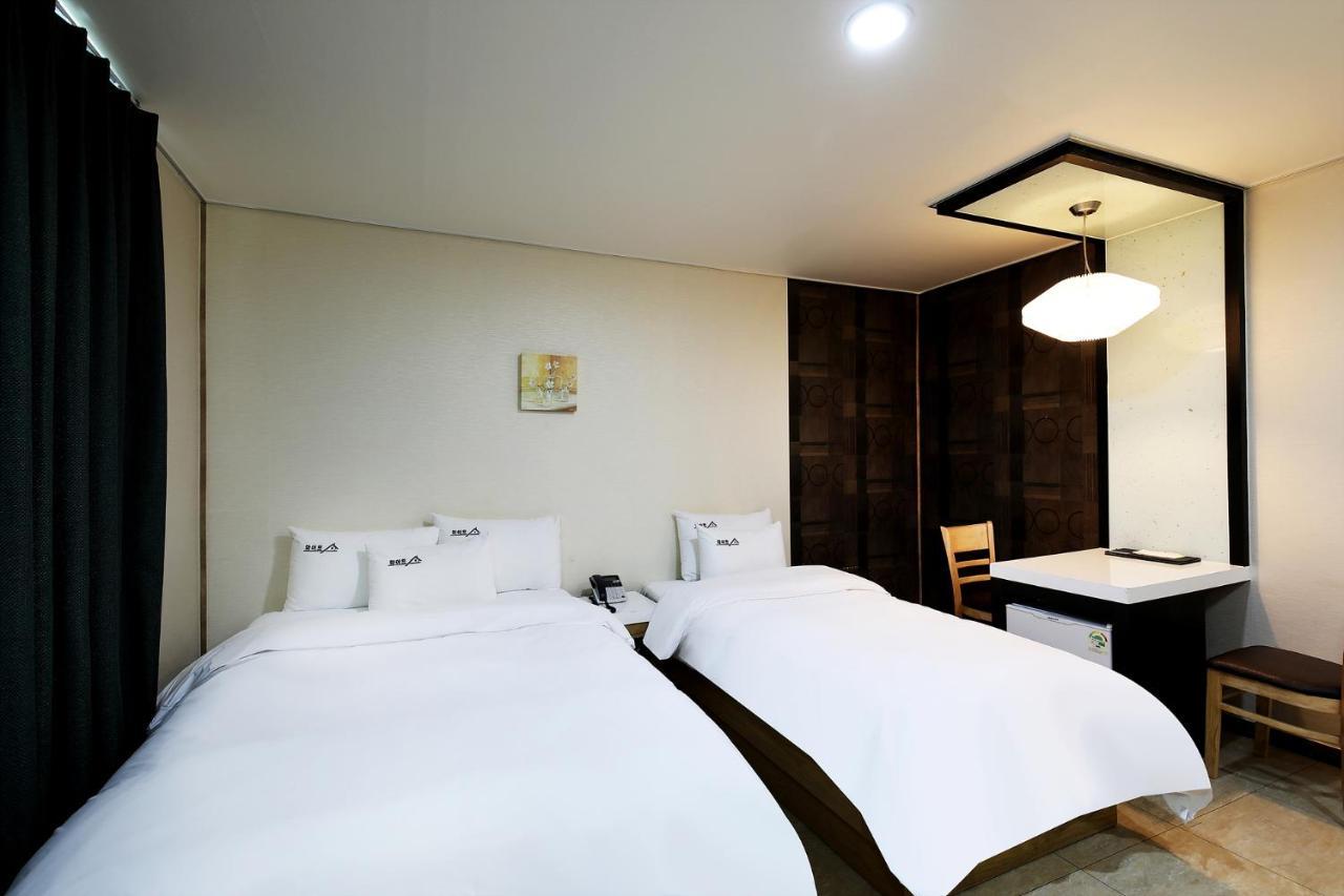 White Tourist Hotel Jeonju Zewnętrze zdjęcie