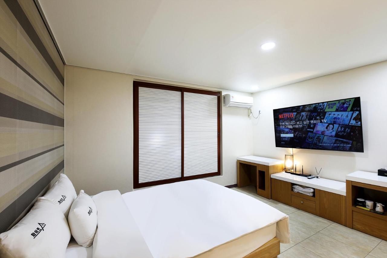 White Tourist Hotel Jeonju Zewnętrze zdjęcie