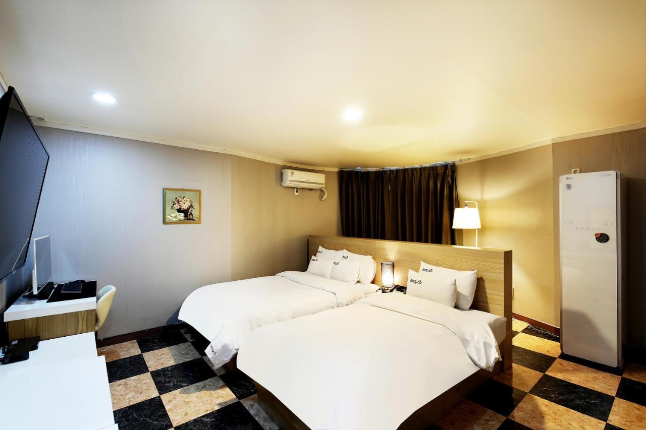 White Tourist Hotel Jeonju Zewnętrze zdjęcie