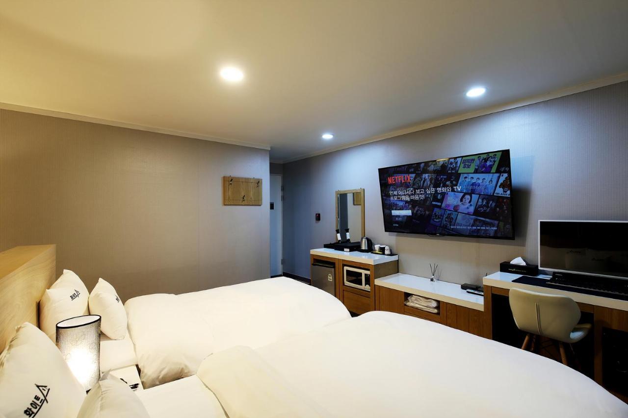 White Tourist Hotel Jeonju Zewnętrze zdjęcie