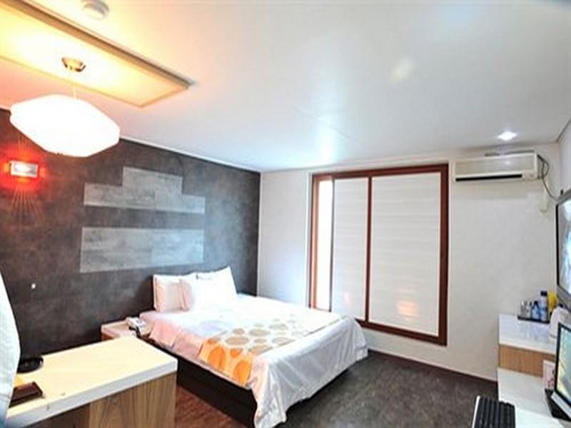 White Tourist Hotel Jeonju Zewnętrze zdjęcie